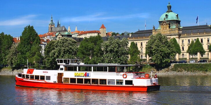 Vyhlídkové plavby po Vltavě pro děti i dospělé: 1 nebo 2 hodiny i studený a teplý raut