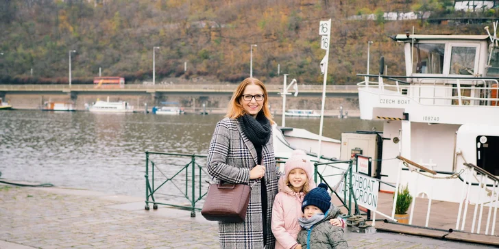 Vyhlídkové plavby po Vltavě pro děti i dospělé: 1 nebo 2 hod. i studený a teplý raut
