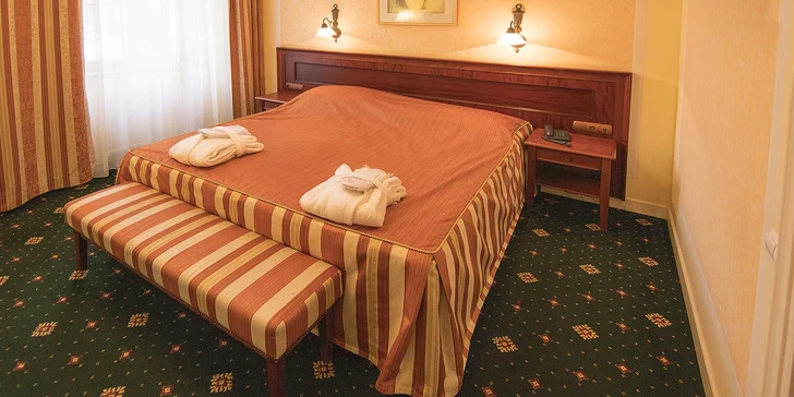 4* relaxace v Karlových Varech pro 1 nebo 2 osoby: snídaně či polopenze, wellness i procedury