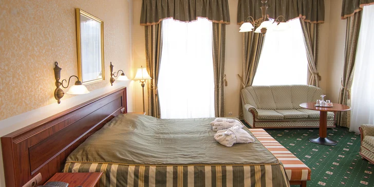 4* relaxace v Karlových Varech pro 1 nebo 2 osoby: snídaně či polopenze, wellness i procedury