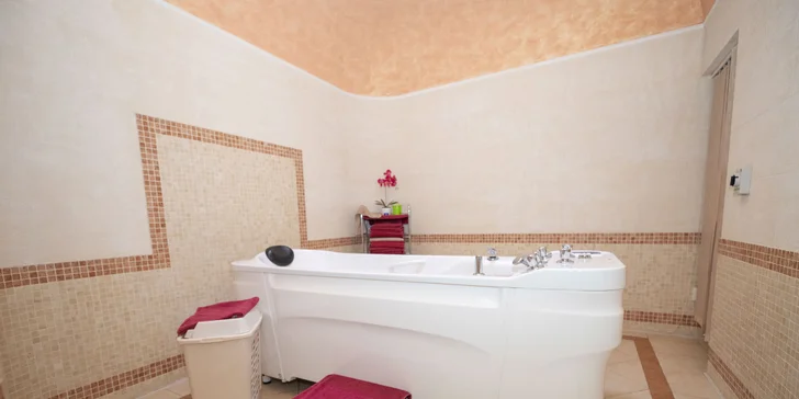 4* relaxace v Karlových Varech: polopenze, wellness i procedury