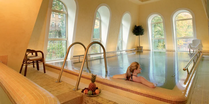 4* relaxace v Karlových Varech: polopenze, wellness a procedury