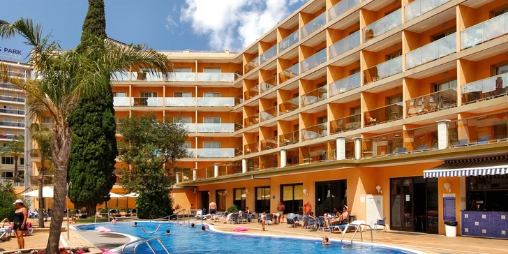7 nocí ve Španělsku: 3* hotel 350 m od pláže i centra města, bufetová polopenze