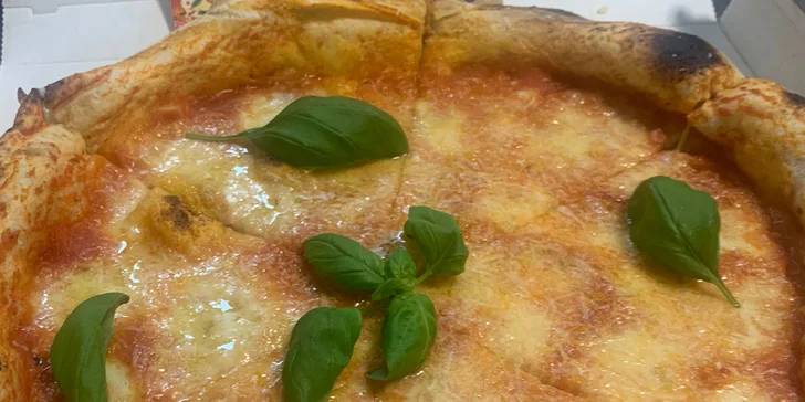Pochutnejte si jako v Itálii: 1 či 2 pizzy o průměru 35 cm od rodilého Itala