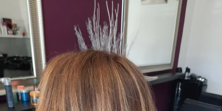 Kadeřnický střih s možností melíru, ombré nebo balayage či brazilský keratin