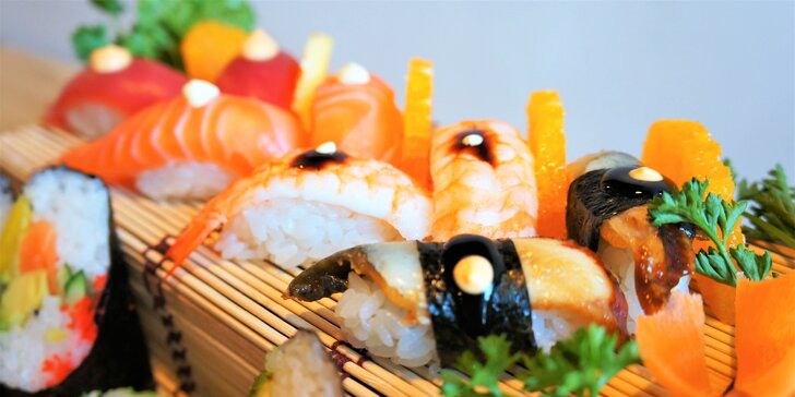 Pestré a efektně servírované sushi sety v centru Brna: 25–64 ks vč. smažených