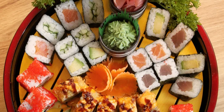 Pestré a efektně servírované sushi sety v centru Brna: 29–64 ks vč. smažených