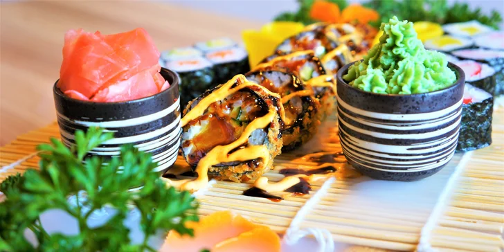 Pestré a efektně servírované sushi sety v centru Brna: 22–64 ks vč. smažených