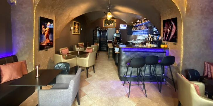 Káva podle výběru z 10 druhů a tartaletka nebo prosecco pro 1 i 2 osoby