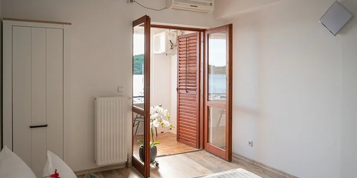 Dovolená v Chorvatsku: pokoje či apartmány až pro 4 osoby, přímo u moře a se snídaní