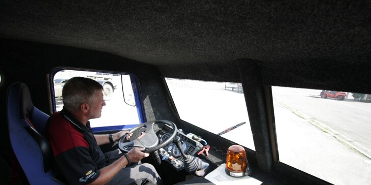 15–60 minut jízdy v kabině giganta Tatra 813 8x8 Truck Trial nebo 815-7
