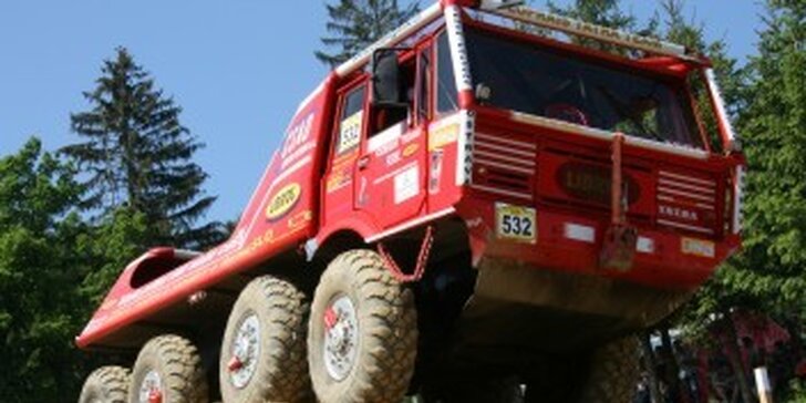 30 minut za volantem gigantické Tatry 813 8X8 Truck Trial