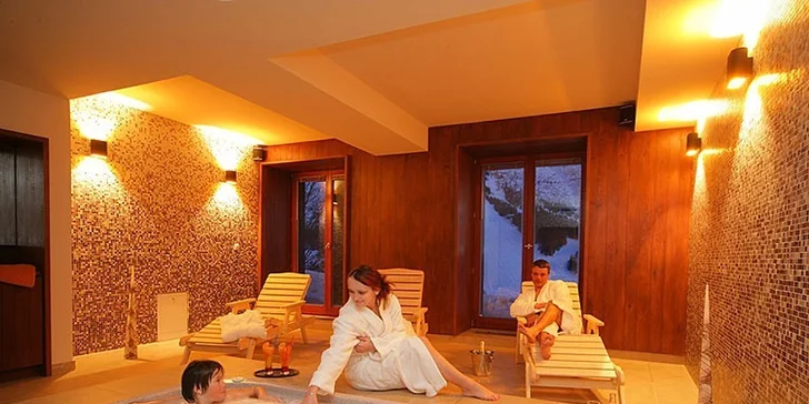 Relax ve Špindlu: snídaně či polopenze i víno, neomezený vstup do bazénu a sauna
