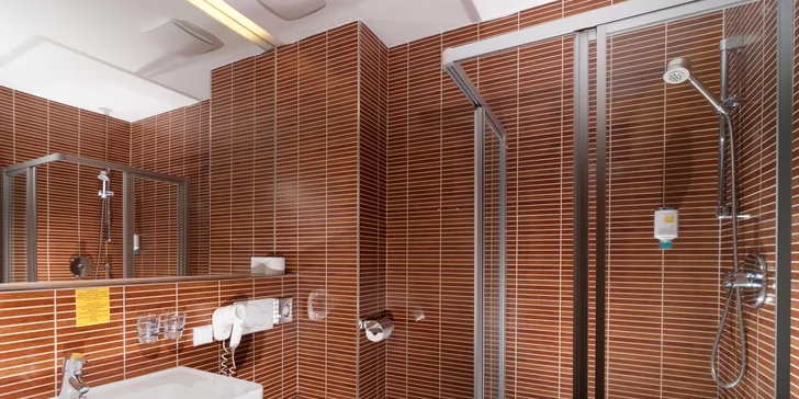 Relax ve Špindlu: snídaně či polopenze i víno, neomezený vstup do bazénu a sauna