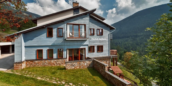 Relax ve Špindlu: snídaně či polopenze i víno, neomezený vstup do bazénu a sauna
