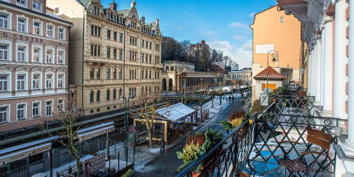Pobyt v centru Karlových Varů s výhledem na kolonádu: historický hotel, wellness i procedury