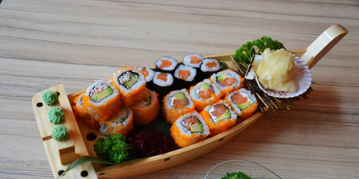 Pro milovníky asijské kuchyně: sushi sety s polévkou i salátem, 18–36 ks