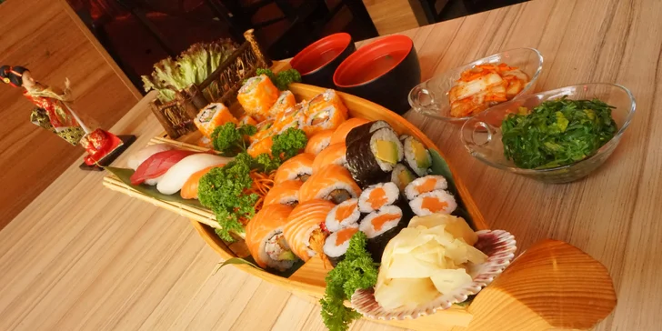 Pro milovníky asijské kuchyně: sushi sety s polévkou i salátem