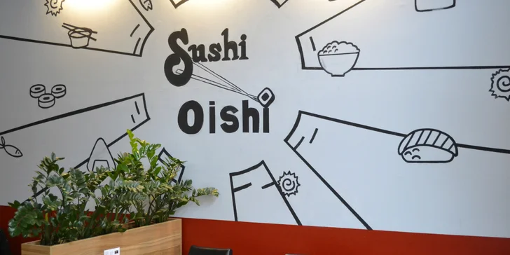 Báječná pestrost sushi: čerstvé sety s rybami, sýrem Phidalelphia i sépií