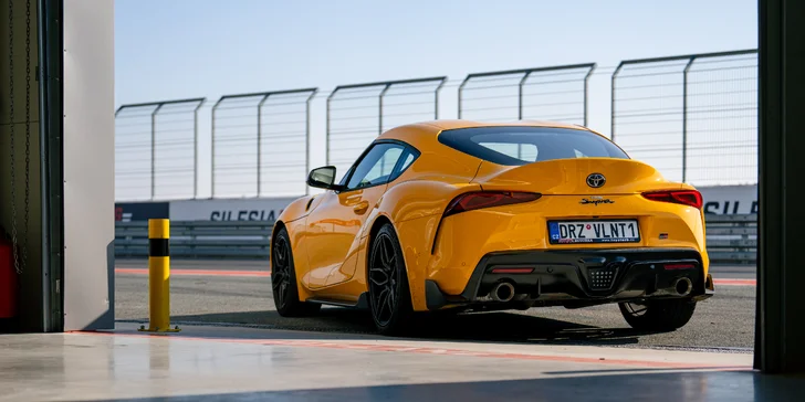 Jízda na okruhu v Toyotě GR Supra: 2 nebo 4 kola spolujízdy či řízení