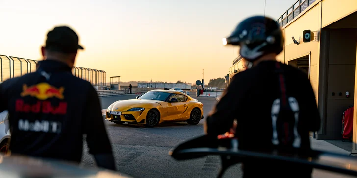 Jízda na okruhu v Toyotě GR Supra: 2 nebo 4 kola spolujízdy či řízení