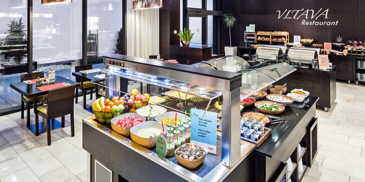 Pobyt v luxusním 4* hotelu v Praze pro pár i rodinu: bufetové snídaně, sauna, fitness
