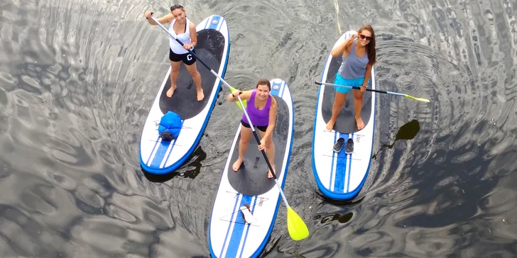 Zkuste svůj balanc: 3hod. zapůjčení paddleboardu a vstup na nafukovací vodní atrakce