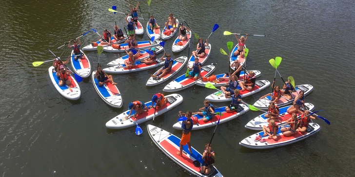 Zkuste svůj balanc: 3hod. zapůjčení paddleboardu a vstup na nafukovací vodní atrakce