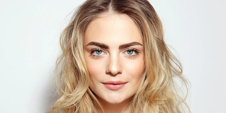 Permanentní make-up obočí: pudrová metoda či microblading a stínování