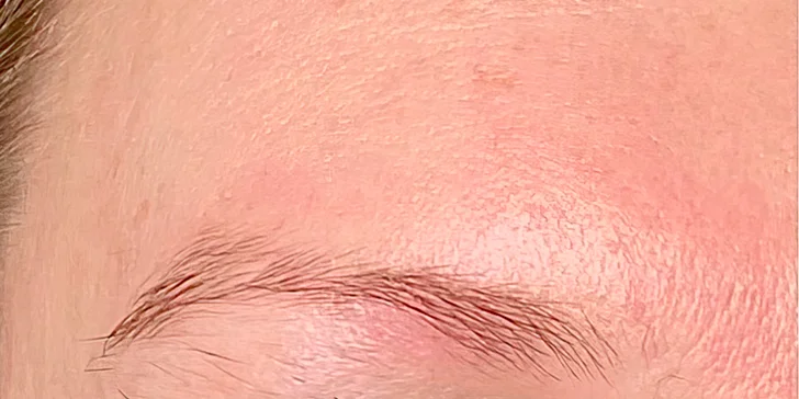 Permanentní make-up obočí: pudrová metoda či microblading a stínování
