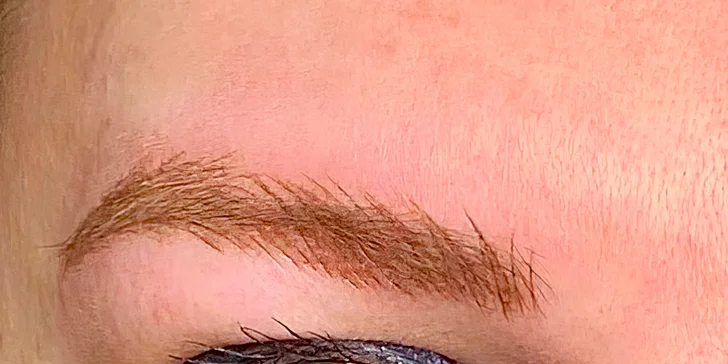 Permanentní make-up obočí: pudrová metoda či microblading a stínování