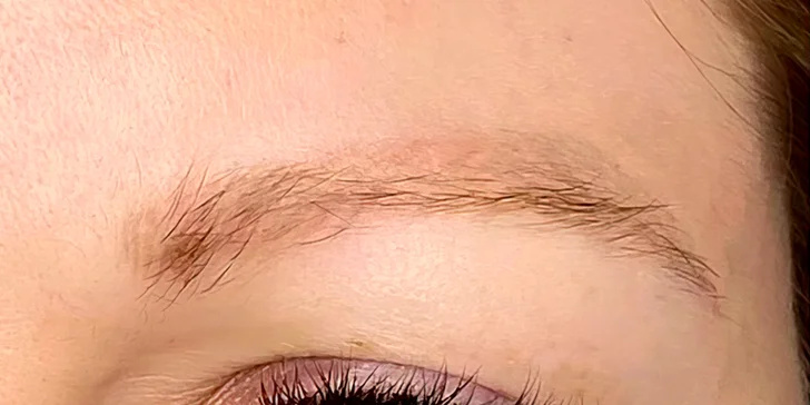 Permanentní make-up obočí: pudrová metoda či microblading a stínování