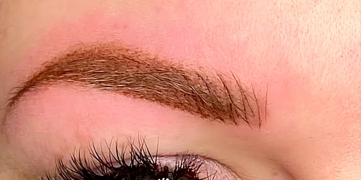 Permanentní make-up obočí: pudrová metoda či microblading a stínování