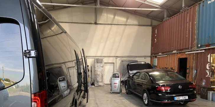 Čištění interiéru vozidla včetně dezinfekce ozonem: malé vozy, kombi i SUV