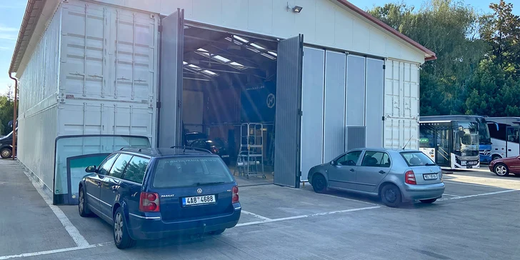 Čištění interiéru vozidla včetně dezinfekce ozonem: malé vozy, kombi i SUV