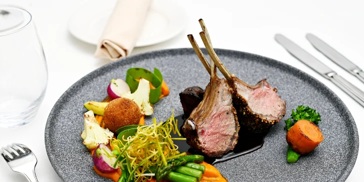 3–6 chodů pro dva ve vyhlášeném restaurantu Ungelt: pražma či jehněčí, mušle svatého Jakuba, créme brulée