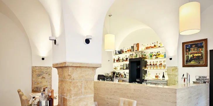3–6 chodů pro dva ve vyhlášeném restaurantu Ungelt: pražma či jehněčí, mušle svatého Jakuba, créme brulée