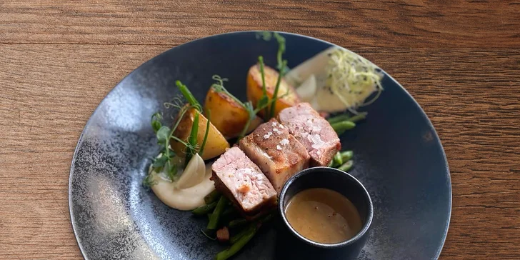 Tříchodové degustační menu v pivovarské restauraci Monopol s degustačním pivním setem