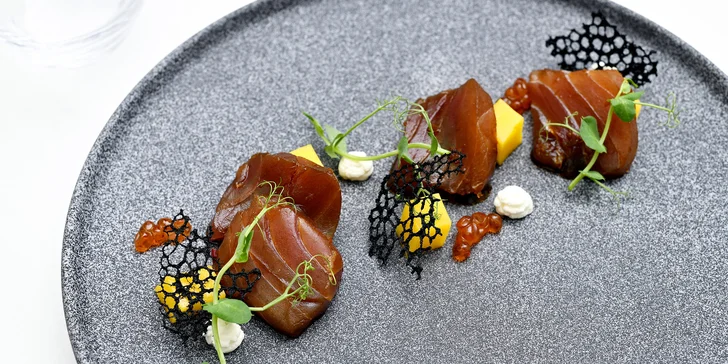 3–6 chodů pro dva ve vyhlášeném restaurantu Ungelt: pražma či jehněčí, mušle svatého Jakuba, créme brulée