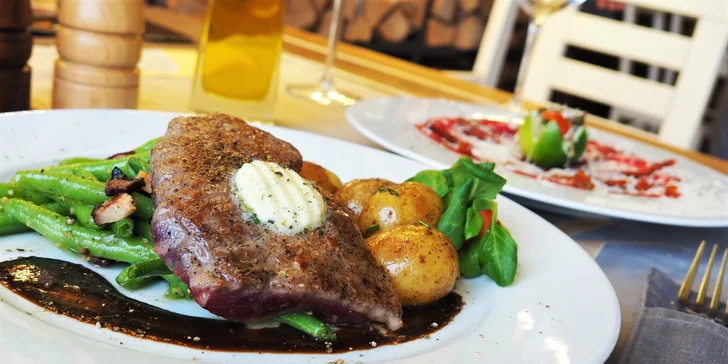 Menu s carpacciem a steakem z hovězího roštěnce pro 2 osoby