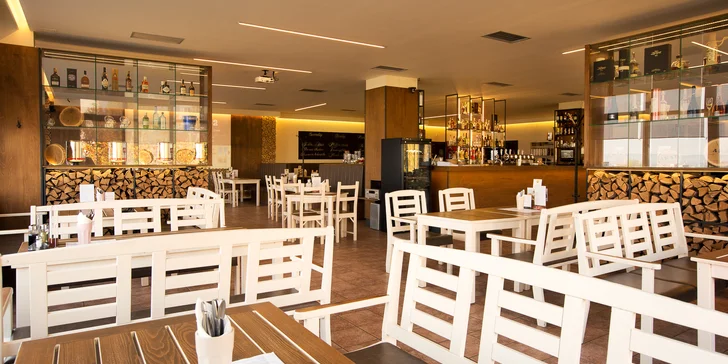 Menu s carpacciem a steakem z hovězího roštěnce pro 2 osoby