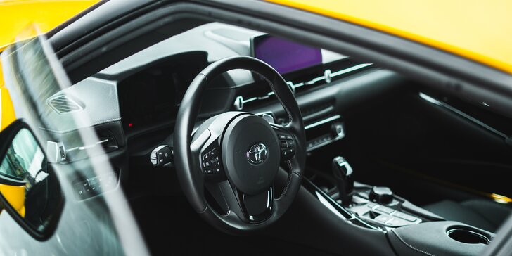 Zážitková jízda v Toyota GR Supra na 15-60 minut jako řidič nebo spolujezdec