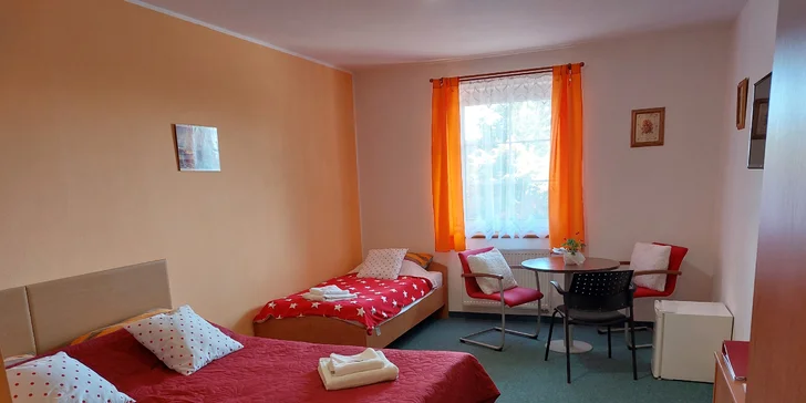Dovolená na Lipně až pro 4 os.: penzion v Horní Plané, snídaně a slevy na přívoz i koloběžky