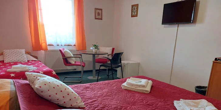 Dovolená na Lipně až pro 4 os.: penzion v Horní Plané, snídaně a slevy na přívoz i koloběžky
