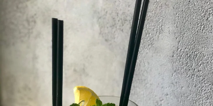 Snídaně či brunch pro 1 nebo 2 os. ve Vršovicích: vejce benedikt, uzený losos, lívance, káva, limonáda