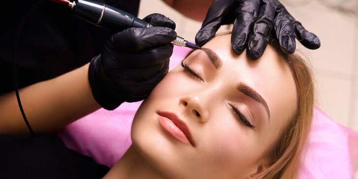 Permanentní make-up dle výběru: horní linky, pudrové obočí i výplň rtů