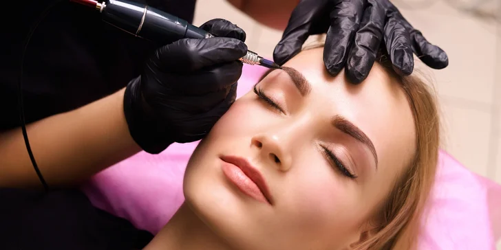 Permanentní make-up obočí technikou 3D vláskování včetně korekce