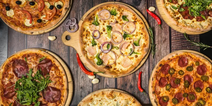 Jedna či dvě pizzy o průměru 33 cm dle výběru z 11 druhů a 20% sleva na nápoje