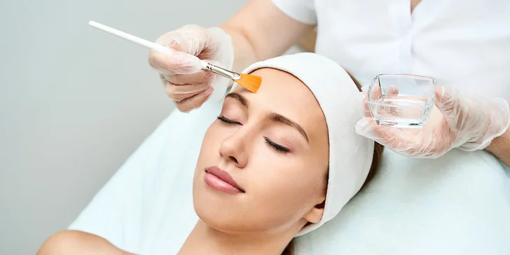 Chemický peeling proti vráskám, pigmentaci i zmírnění akné
