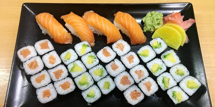 Sushi sety a nápoj dle výběru ve Strašnicích: rolky s rybou i vege varianty